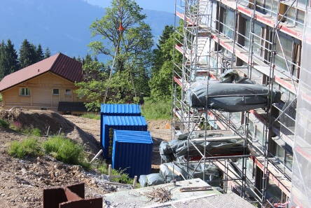 helitransport_rigi_bellevue_9.jpg Die ersten Container sind gelandet.
