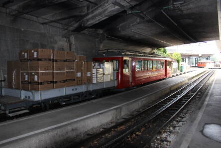viitzna-rigi_kaltbad_2.jpg Die Miele Geräte werden mit der Rigi Bahn von Vitznau nach Rigi Kaltbad transportiert.