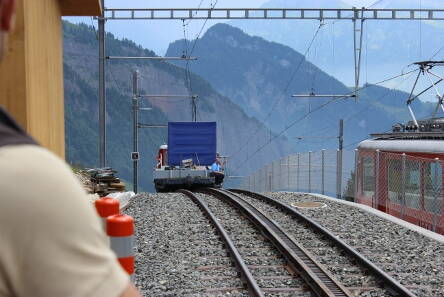 ankunft_rigi_kaltbad_3.jpg Ankunft von Miele Geräten und weiterem Montagematerial für Baustelle Rigi Bellevue in Rigi Kaltbad.